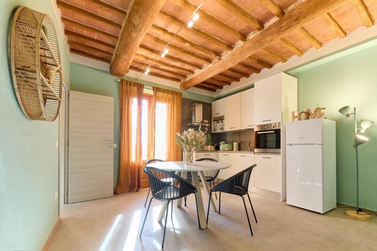 Cozy Apartment With A View In サン・ミニアート エクステリア 写真